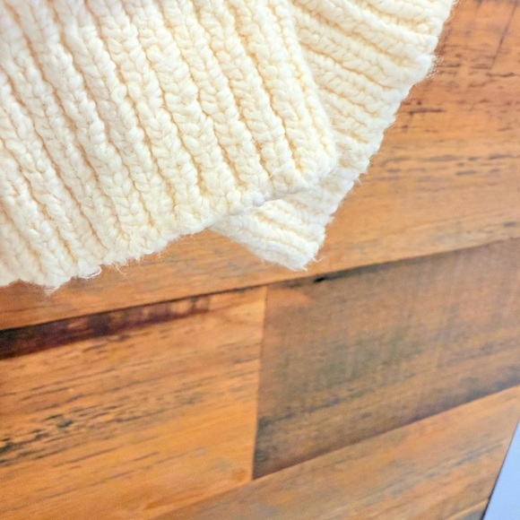 Vince Ribbed Knit Sweater NWOT - Picture 6 of 8